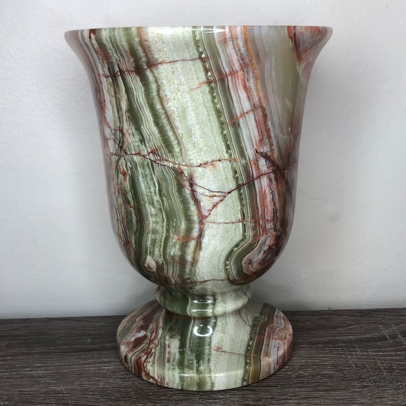 Onyx vase